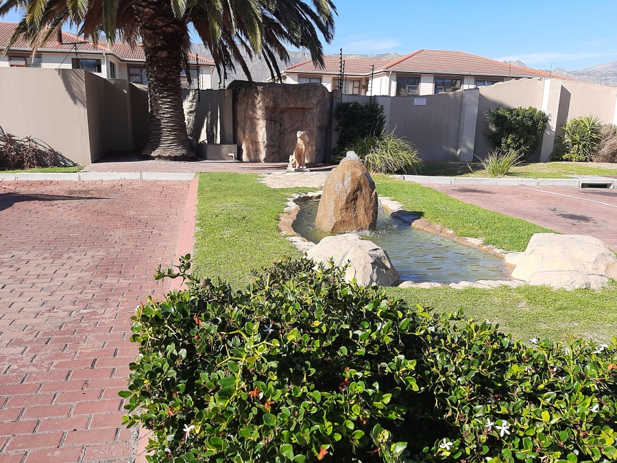 1 Bedroom Property for Sale in Whispering Pines Western Cape